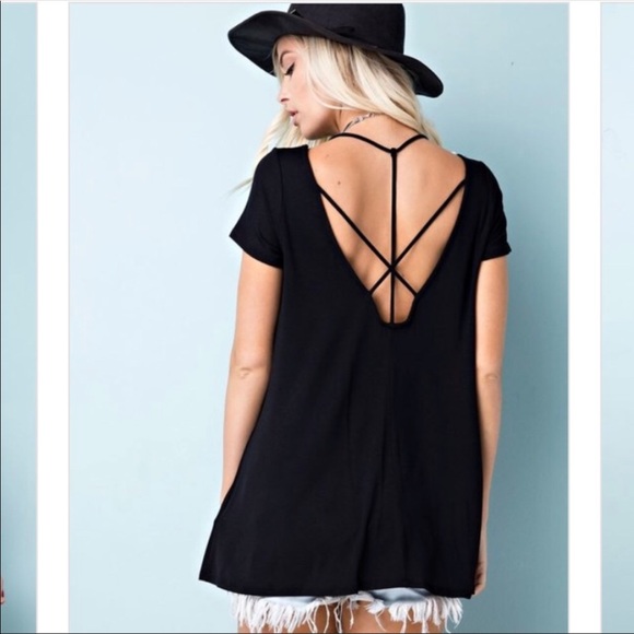 Black top with cross cross open back - Picture 2 of 3